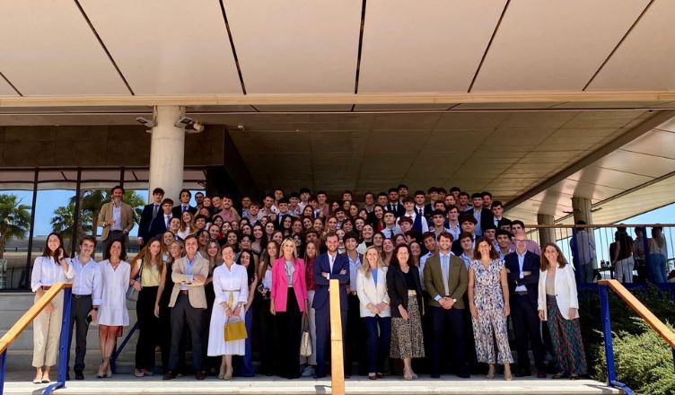 Más de 300 estudiantes afrontan desafíos reales de empresa en el Reto Loyola 2025